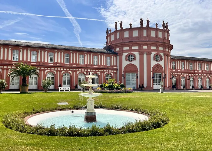 Apartment Am Schloss-Park Wiesbaden Biebrich Am Rhein