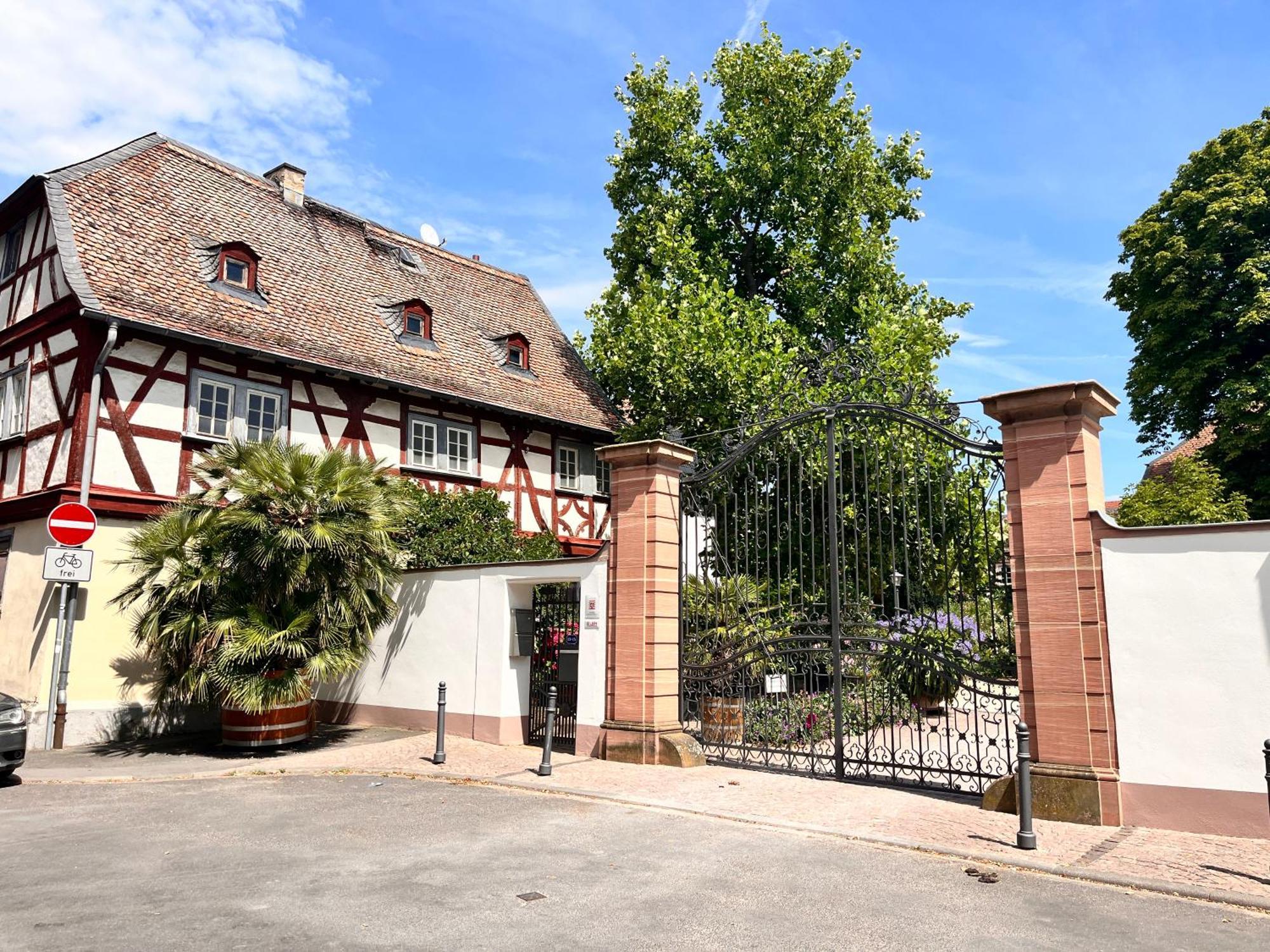 Appartement Am Schloss-park Biebrich Am Rhein